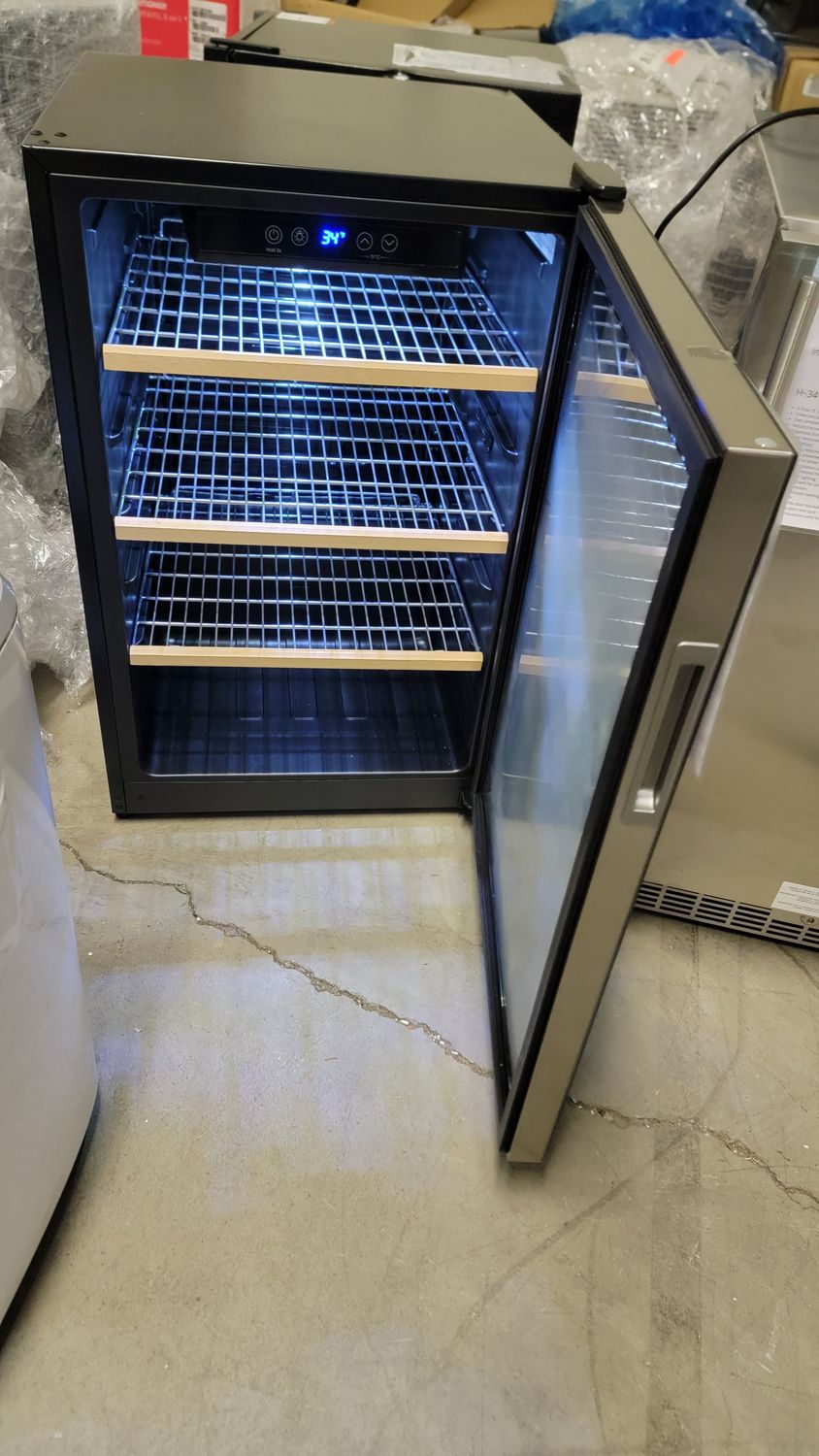 874 Insignia™ - 130-Can Beverage Cooler - Silver  NS-BC130GP1