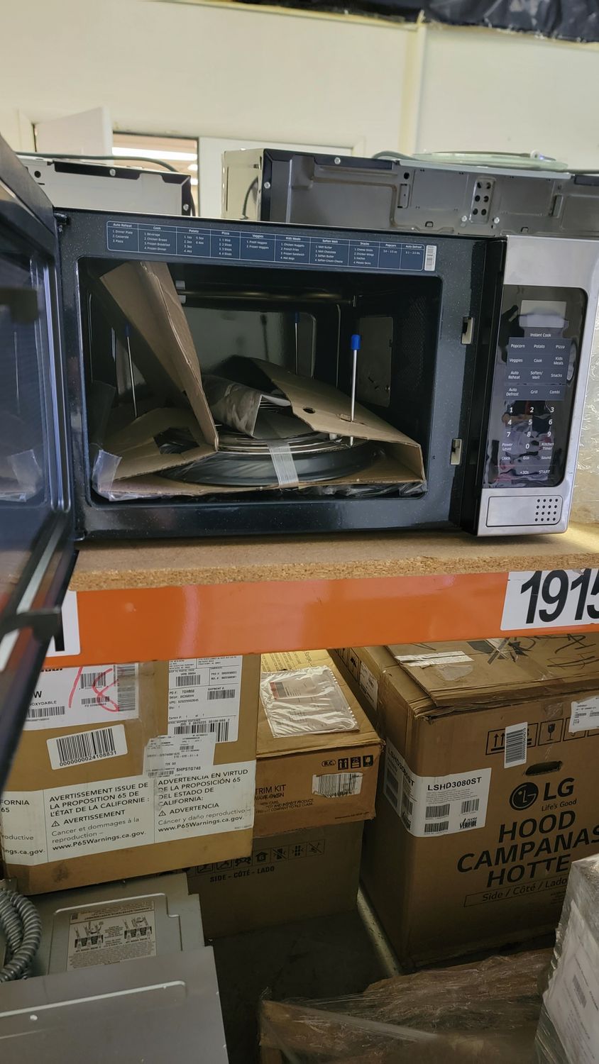 911 Samsung - 1.1 Cu. Ft. Countertop Microwave with Grilling Element - Stainless Steel MG11H2020CT