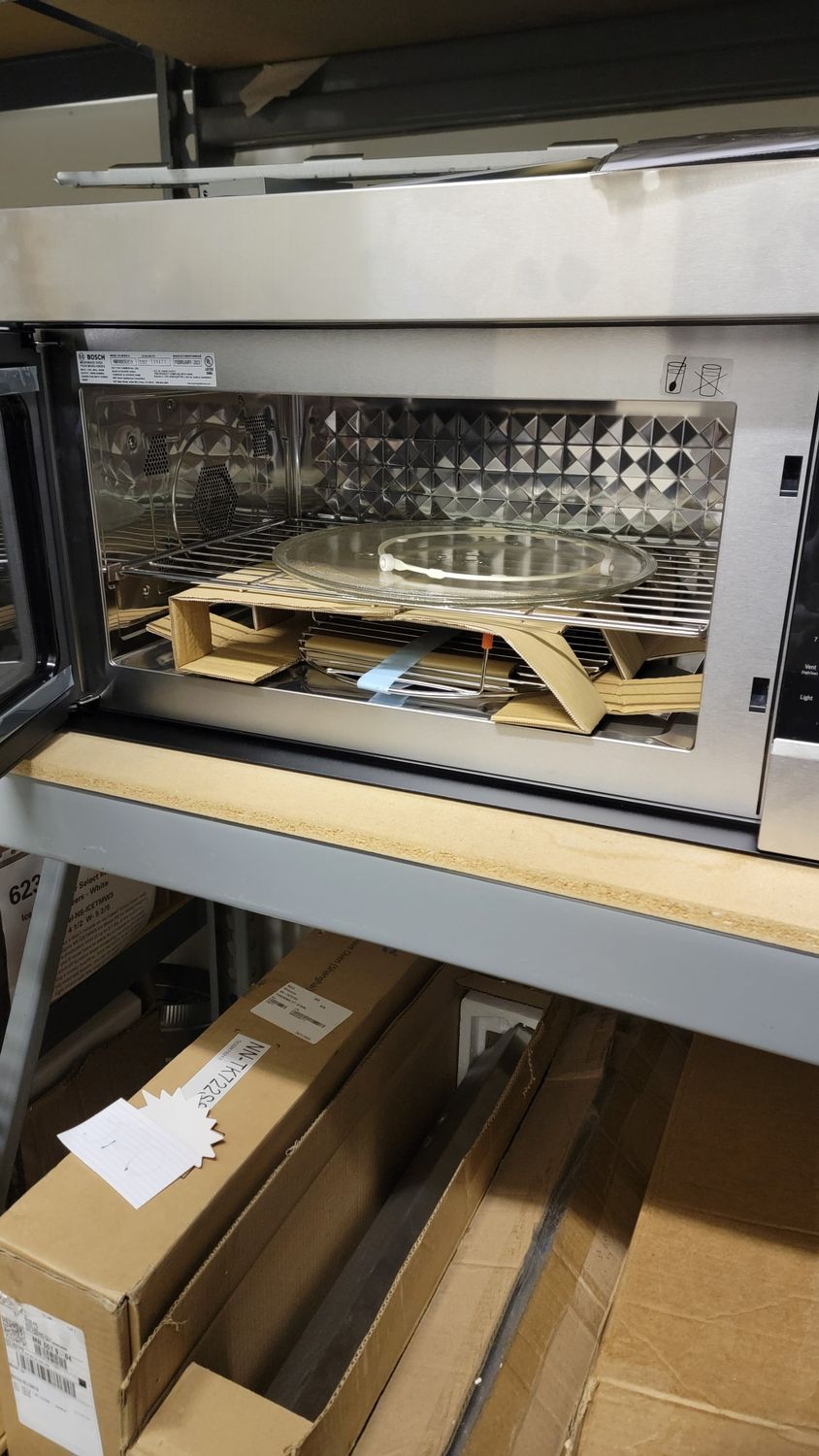 767 Bosch - 800 Series 1.8 Cu. Ft. Convection Over-the-Range Microwave with Sensor Cooking - Stainless Steel HMV8053U