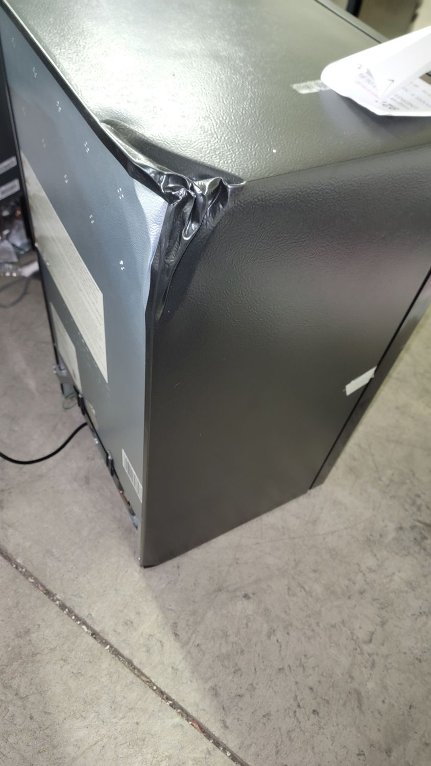 927 Insignia™ - 3.3 Cu. Ft. Mini Fridge with ENERGY STAR Certification - Black  NS-CF33BK3