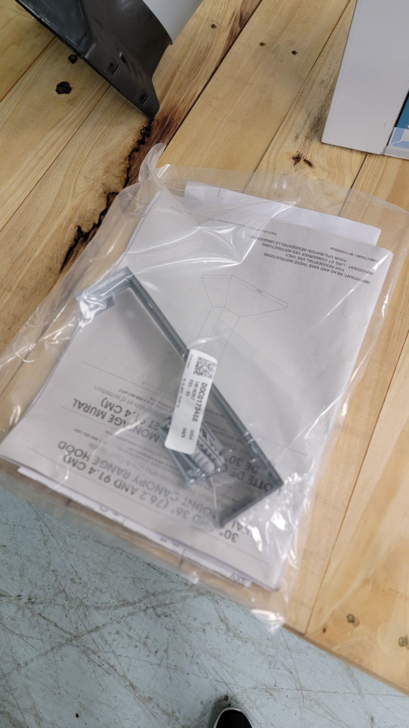 589 Whirlpool - 30&quot; Chimney Wall Mount Range Hood - Stainless Steel  WVW53UC0IS