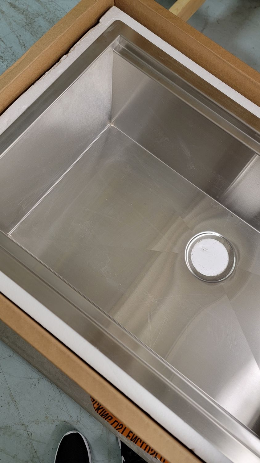 1002  ZLINE Stainless Steel Sink Undermount Single Bowl