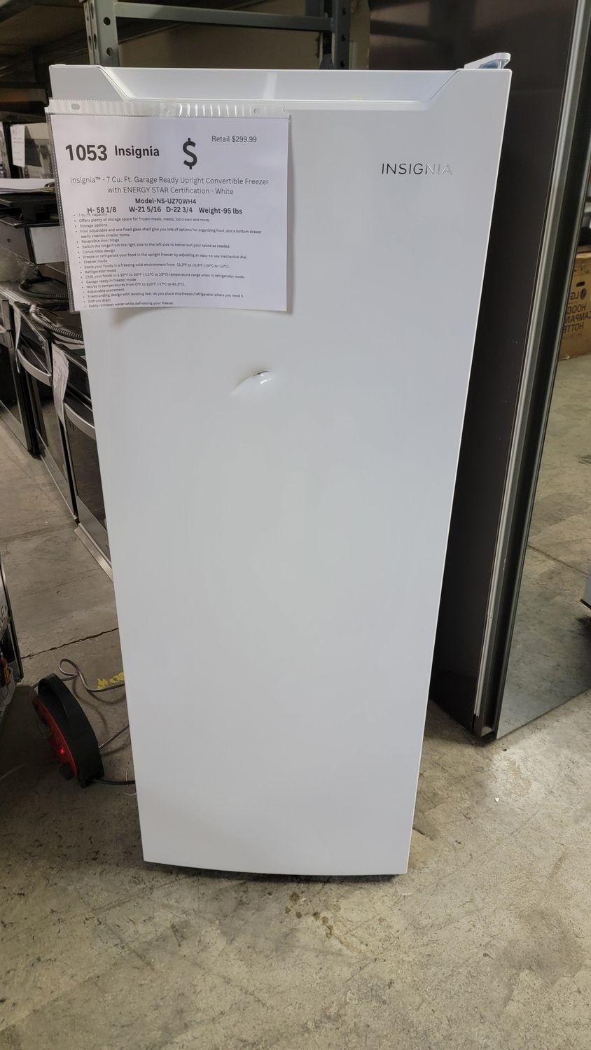 1053 Insignia™NS-UZ70WH4 - 7 Cu. Ft. Garage Ready Upright Convertible Freezer with ENERGY STAR Certification - White