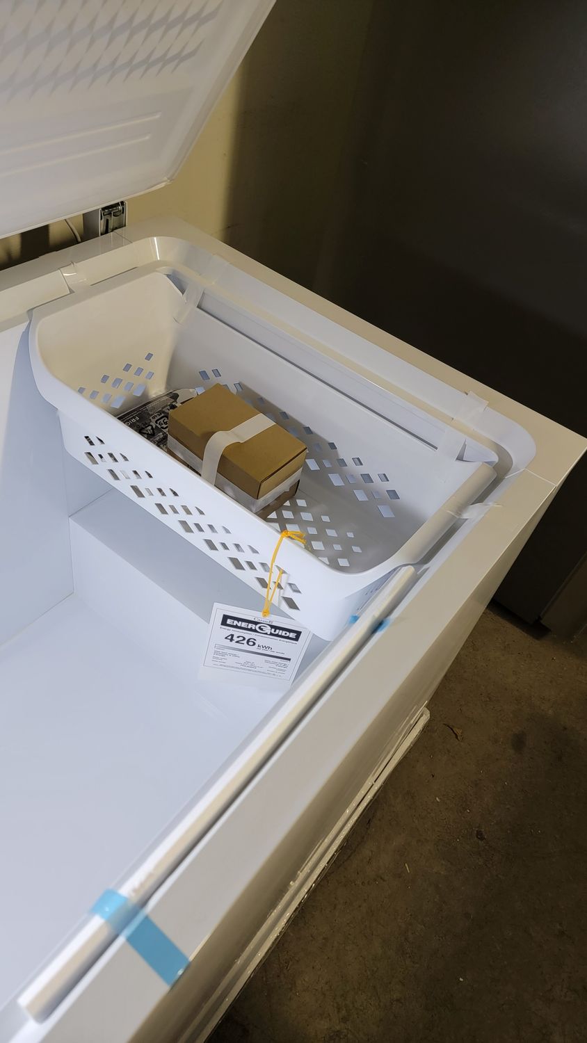 968 Frigidaire-FFCL2542AW - 24.8 Cu. Ft. Chest Freezer - White
