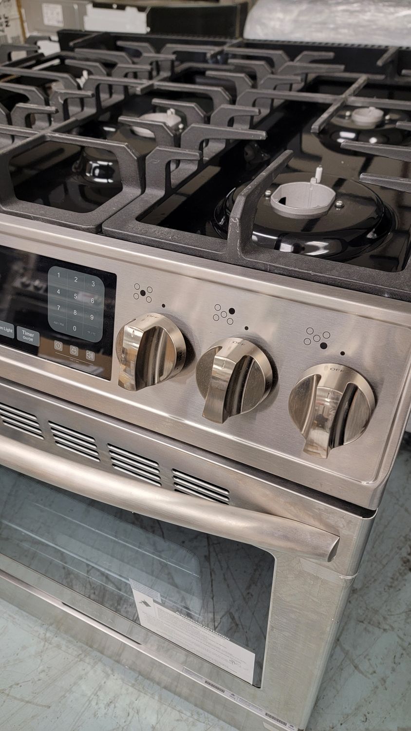 978 Insignia™ -NS-RGFCGS2- 4.8 Cu. Ft. Slide-In Gas Convection Range with Self Clean and Air Fry - Stainless Steel