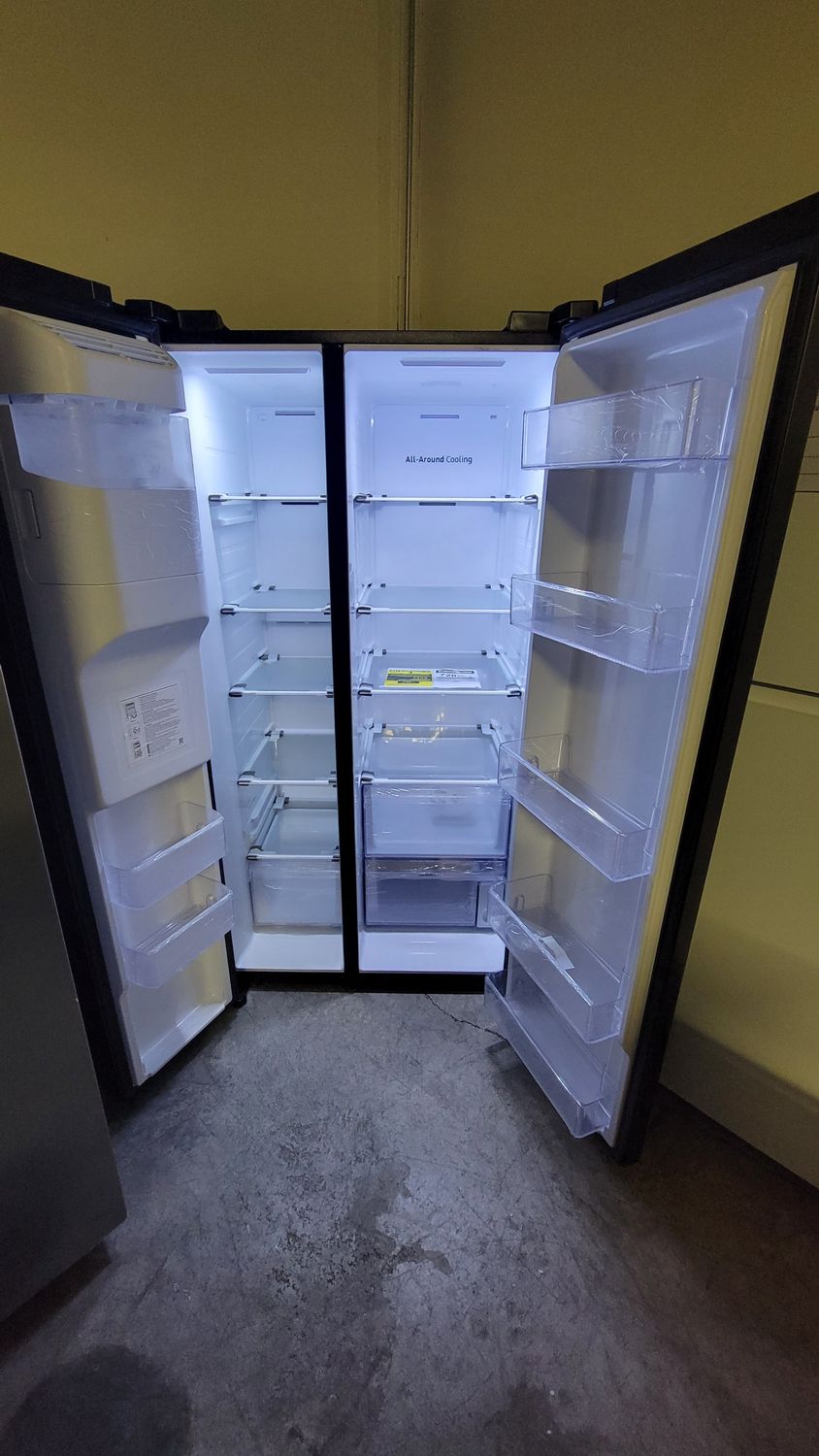 964 Samsung- RS27T5200SG- 27.4 cu. ft. Side-by-Side Refrigerator with Large Capacity - Black Stainless Steel
