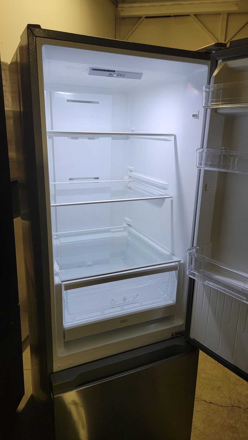 999 Insignia™NS-RBM11SS2 - 11.5 Cu. Ft. Bottom Mount Refrigerator with ENERGY STAR Certification - Stainless Steel