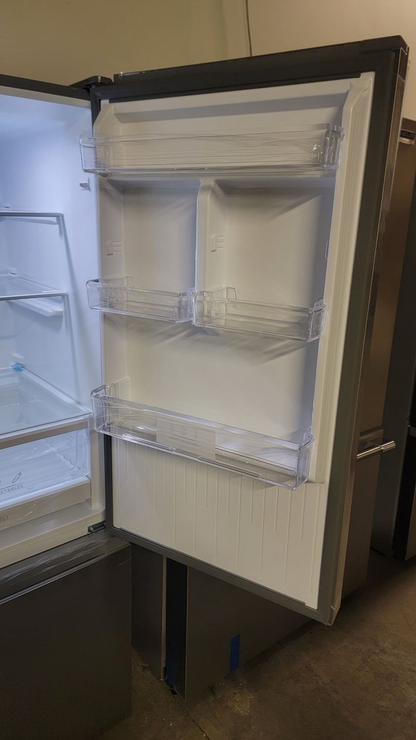 998 Insignia™ NS-RBM11SS2- 11.5 Cu. Ft. Bottom Mount Refrigerator with ENERGY STAR Certification - Stainless Steel