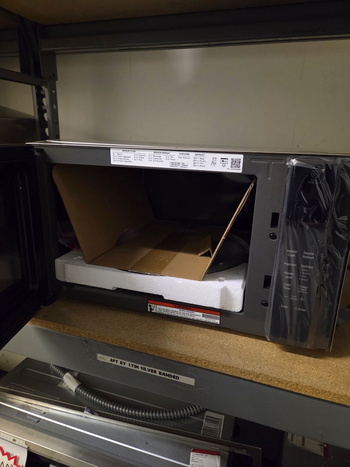 910 LG - NeoChef 1.5 Cu. Ft. Countertop Microwave with Sensor Cooking and EasyClean - Stainless Steel LMC1575ST