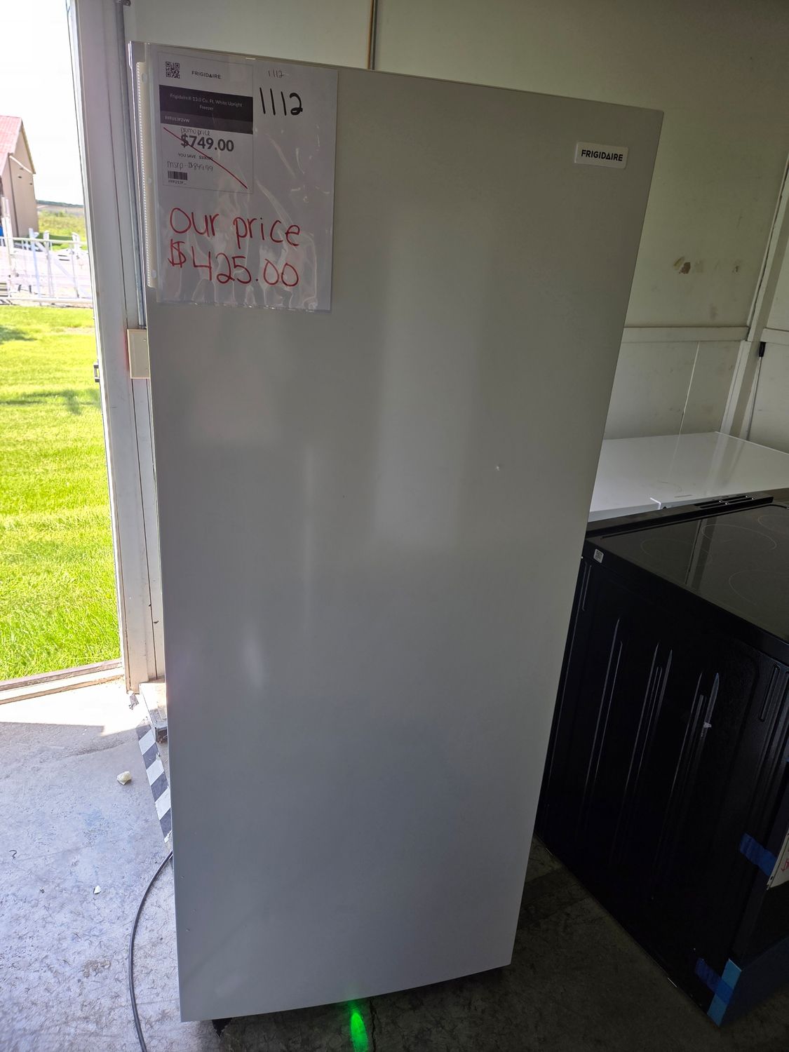1112 FFFU13F2VW Frigidaire® 13.0 Cu. Ft. White Upright Freezer