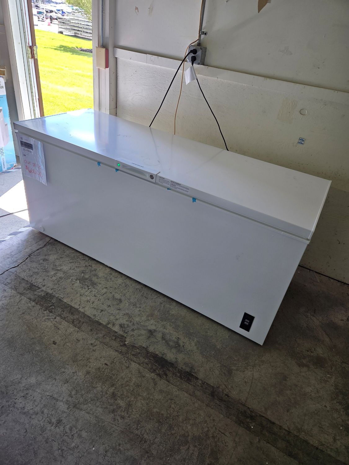 1111 FFCL2042AW Frigidaire® 19.8 Cu. Ft. White Chest Freezer