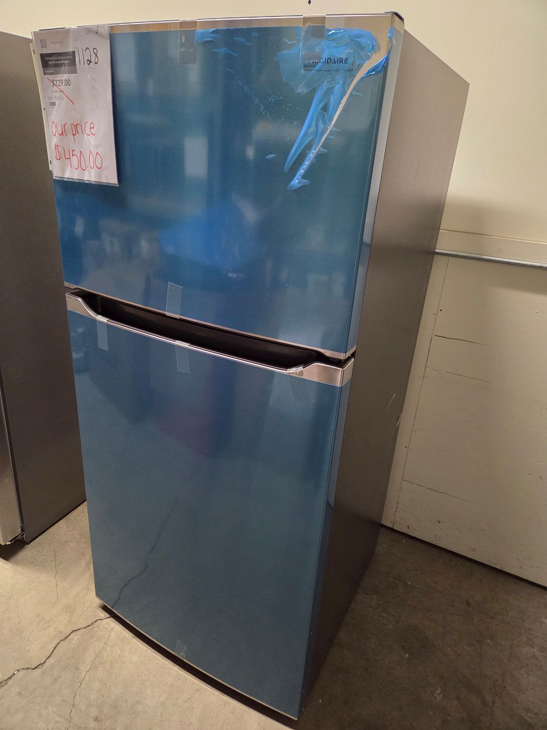 1128 FFTR2045VS Frigidaire® 30 in. 20.0 Cu. Ft. Stainless Steel Top Freezer Refrigerator