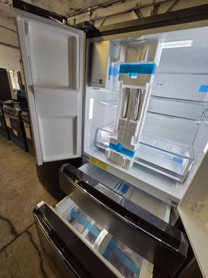 1162 GRMC2273CF Frigidaire Gallery® 36 in. 21.5 Cu. Ft. Smudge-Proof® Stainless Steel Counter Depth French Door Refrigerator