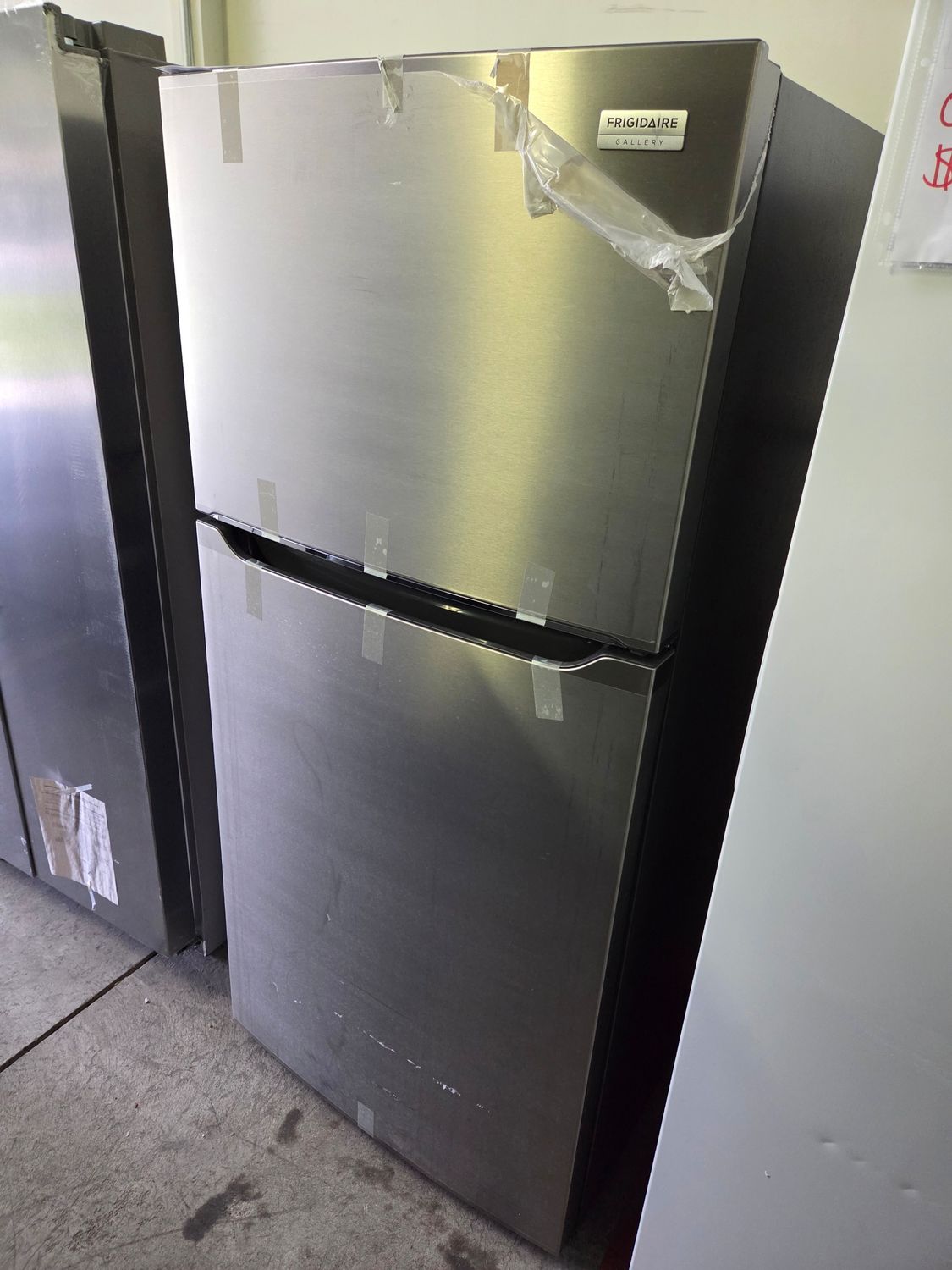 1131 FGHT2055VF Frigidaire Gallery® 30 in. 20.1 Cu. Ft. Stainless Steel Top Freezer Refrigerator