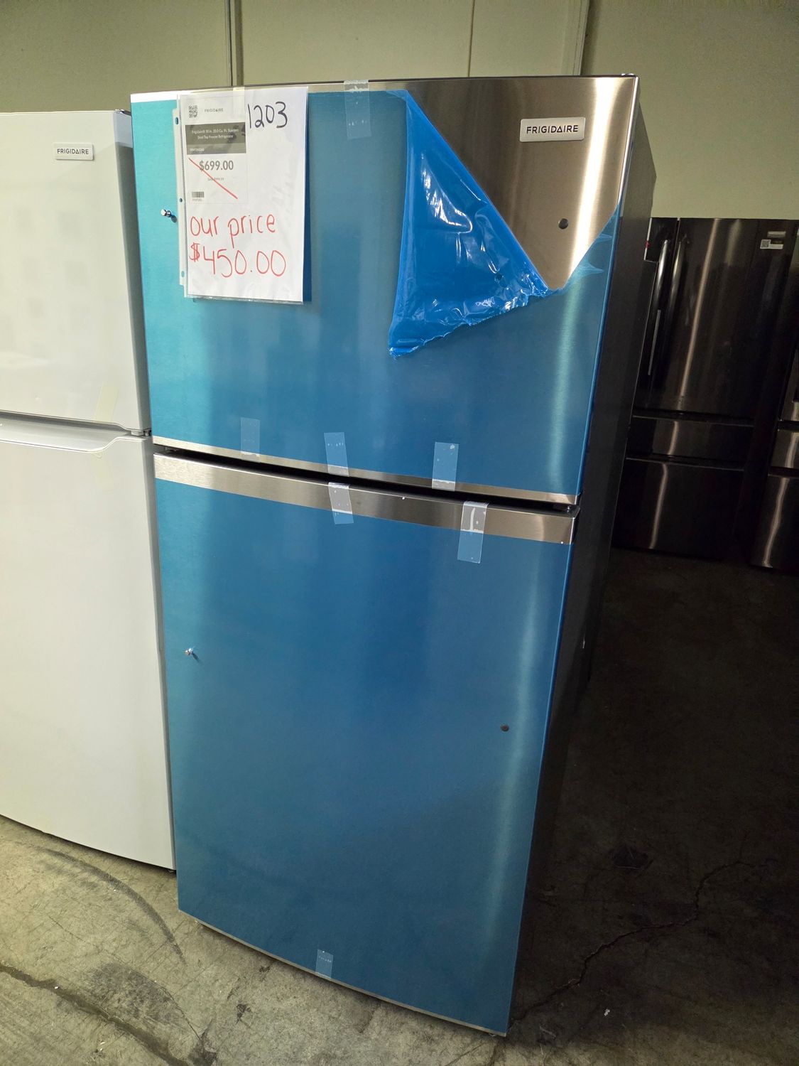 1203 FFHT2022AS Frigidaire® 30 in. 20.0 Cu. Ft. Stainless Steel Top Freezer Refrigerator