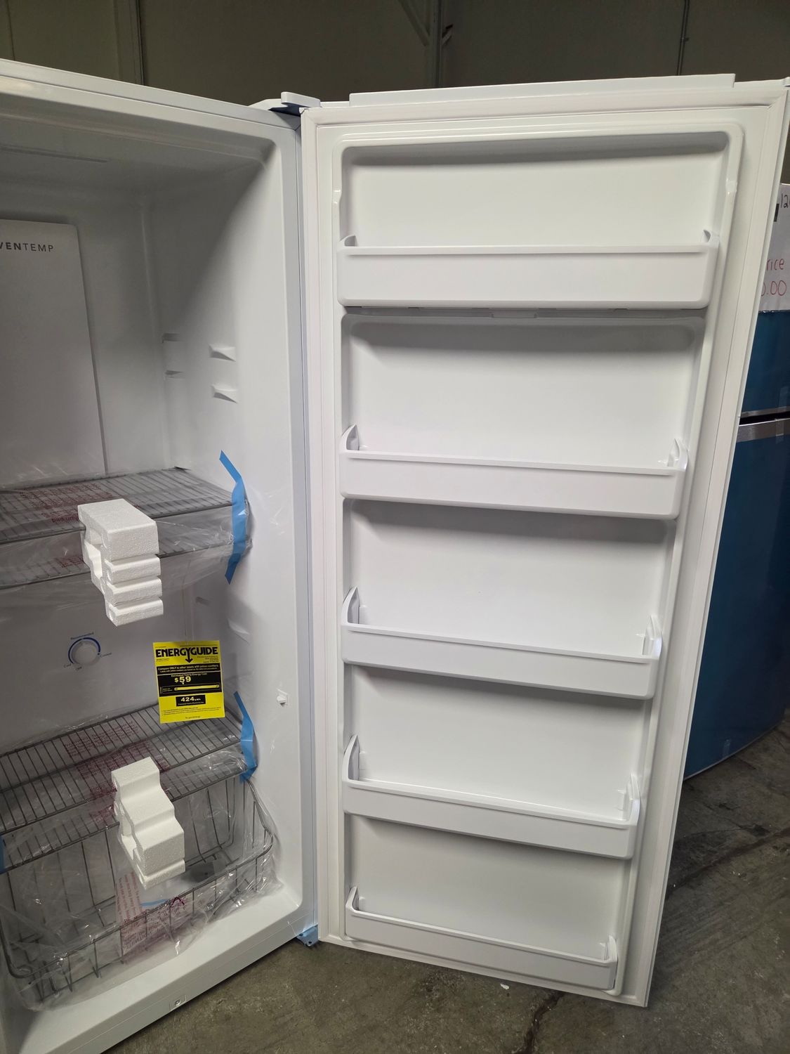 1195 FFFU13F2VW Frigidaire® 13.0 Cu. Ft. White Upright Freezer
