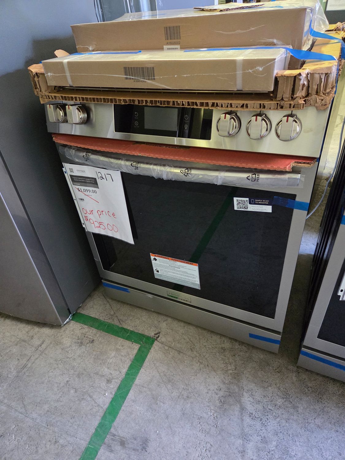 1217 GCFG3060BF Frigidaire Gallery® 30&quot; Smudge-Proof® Stainless Steel Slide In Gas Range