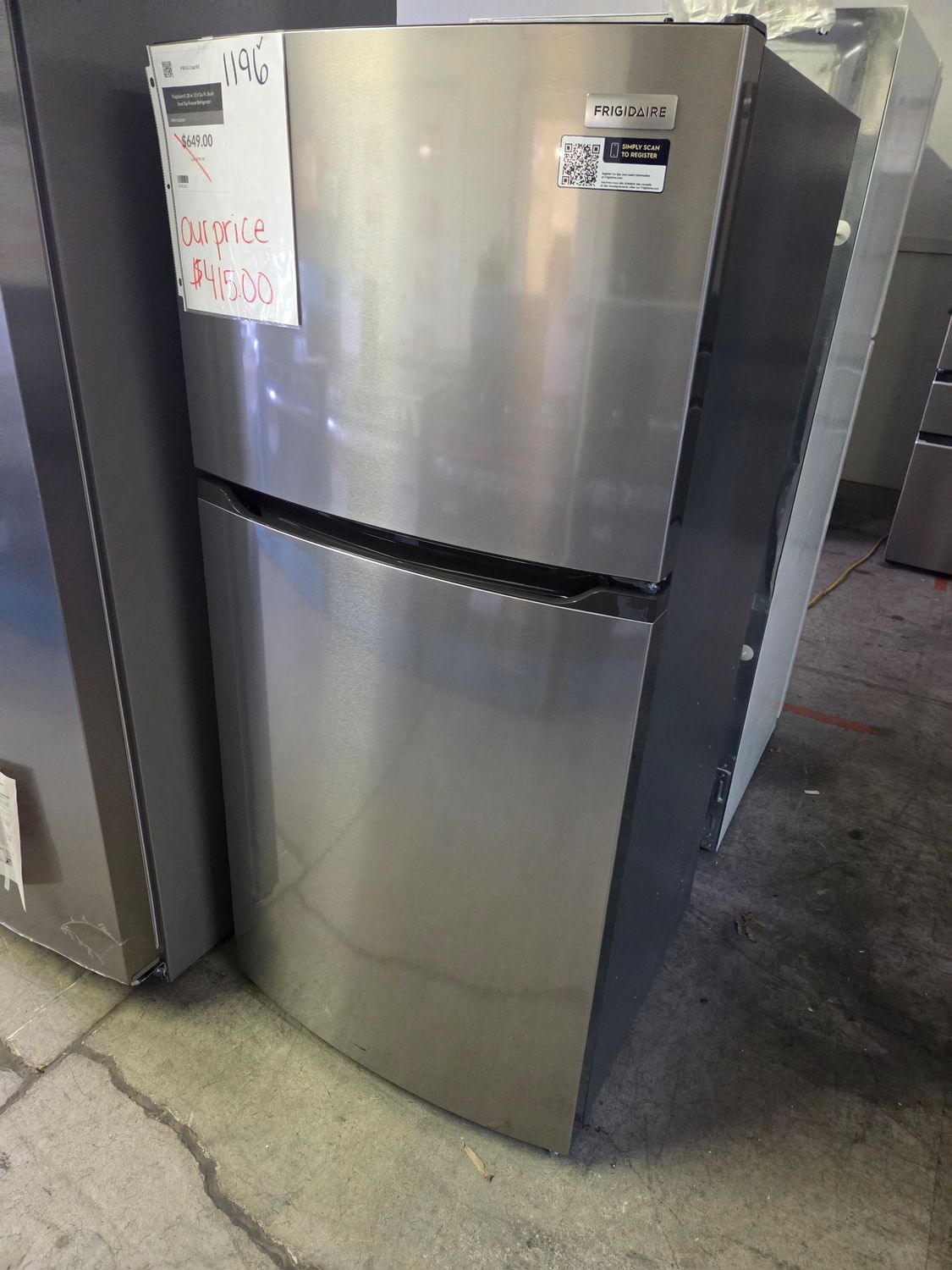 1196 FFHT1425VV Frigidaire® 28 in. 13.9 Cu. Ft. Brush Steel Top Freezer Refrigerator