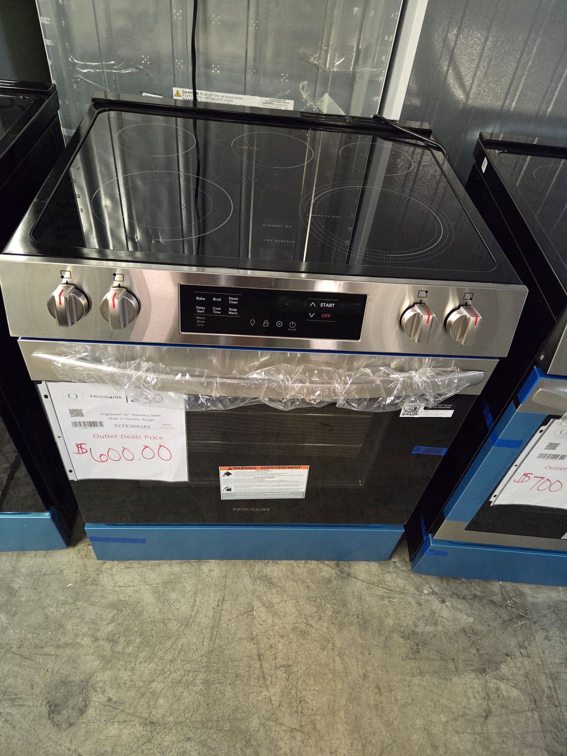 1230 FCFE3062AS Frigidaire 30&quot; Electric Range with Steam Clean