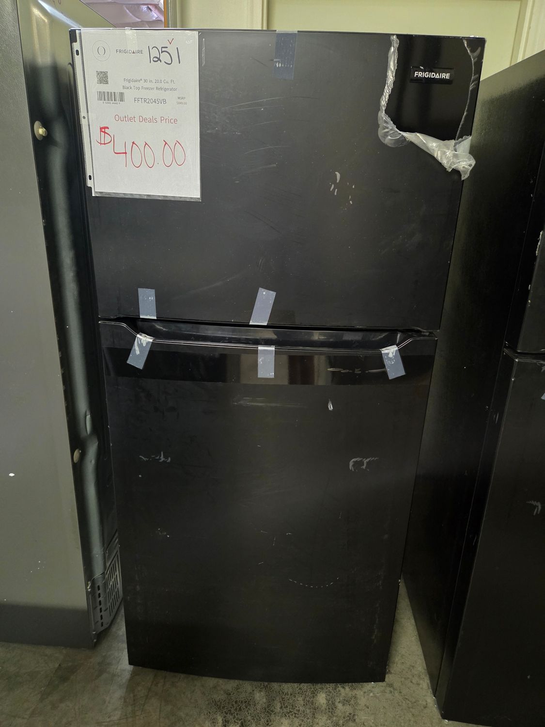 1251 FFTR2045VB Frigidaire 20 Cu. Ft. Garage Ready Top Freezer Refrigerator