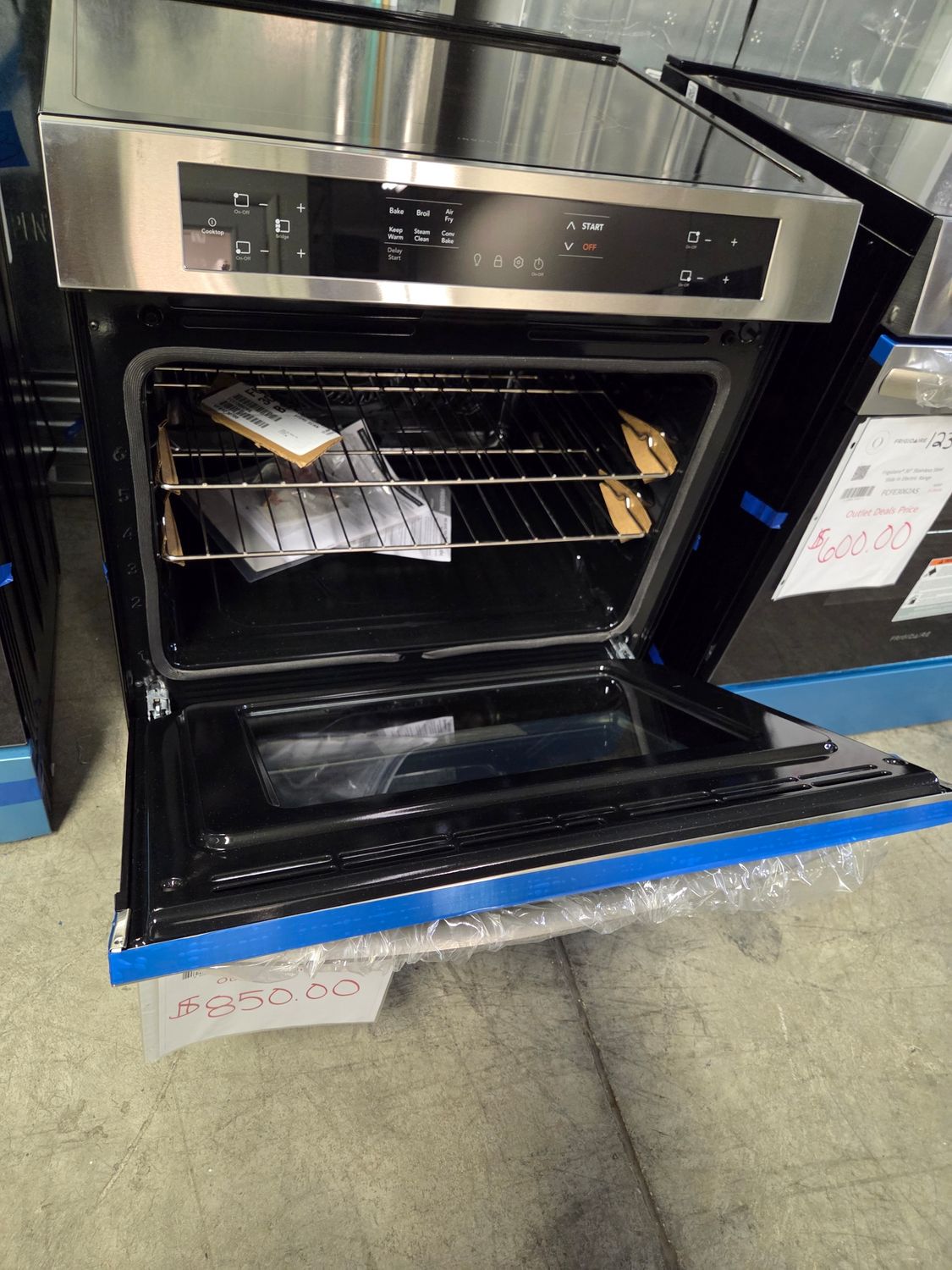 1233 FCFI3082BS Frigidaire 30&quot; Induction Range with Air Fry
