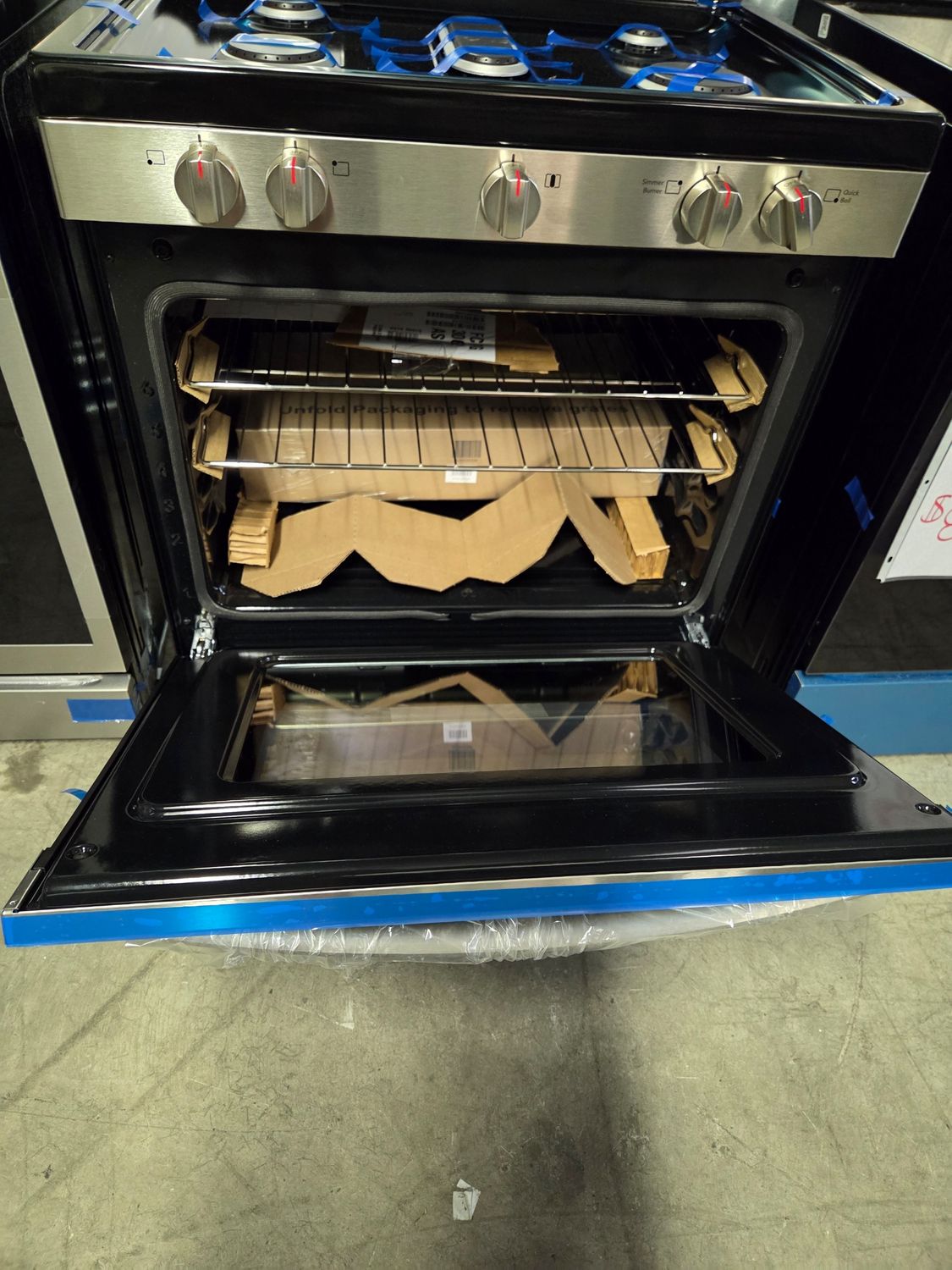 1239 FCRG3062AS Frigidaire 30&quot; Gas Range with Steam Clean