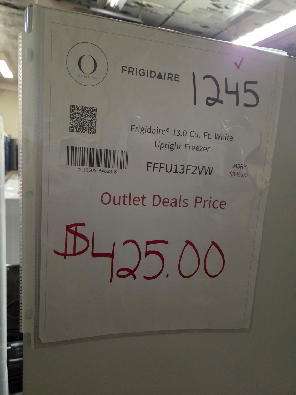 1245 FFFU13F2VW Frigidaire 13 Cu. Ft. Garage Ready Upright Freezer