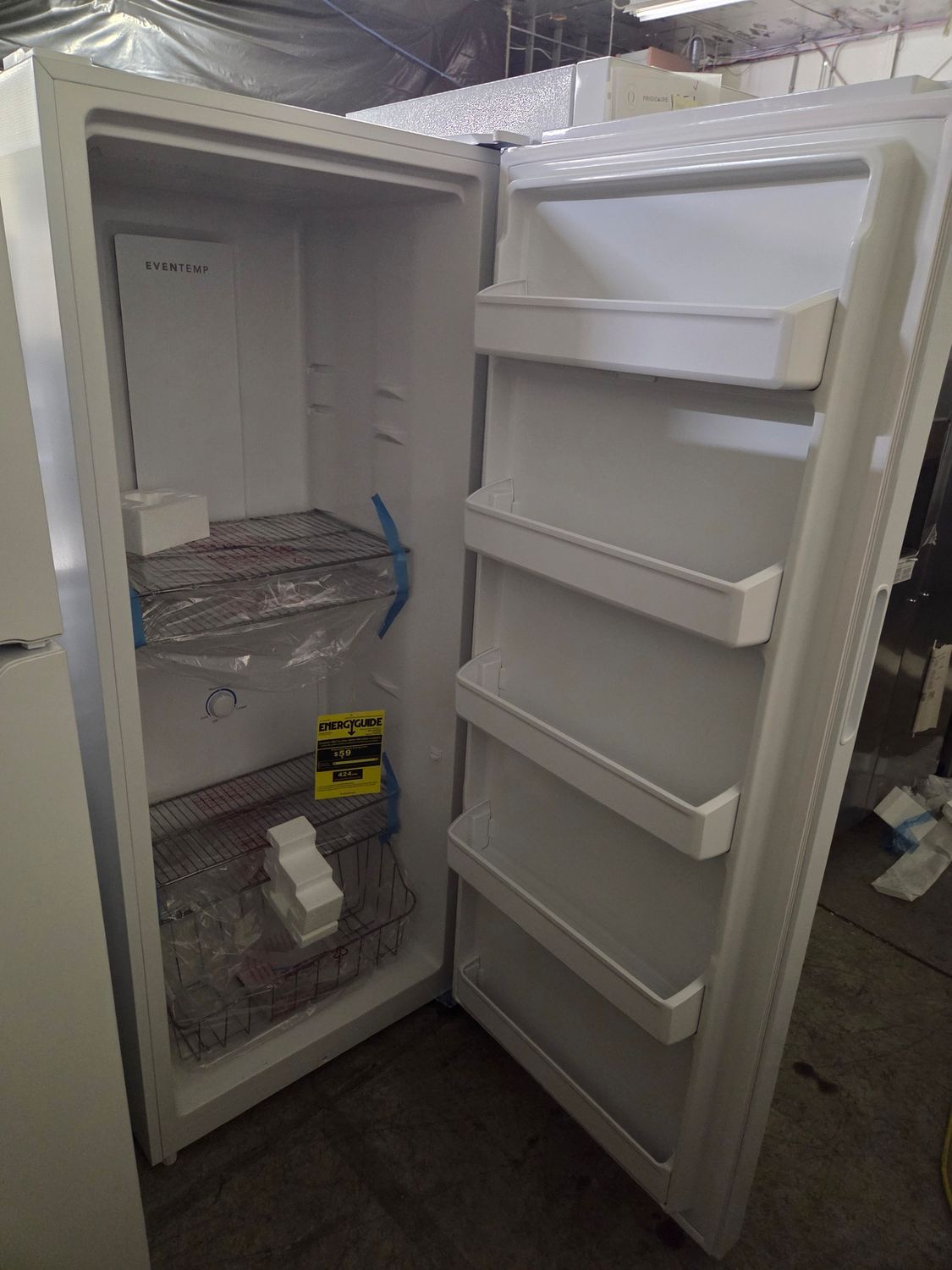 1245 FFFU13F2VW Frigidaire 13 Cu. Ft. Garage Ready Upright Freezer