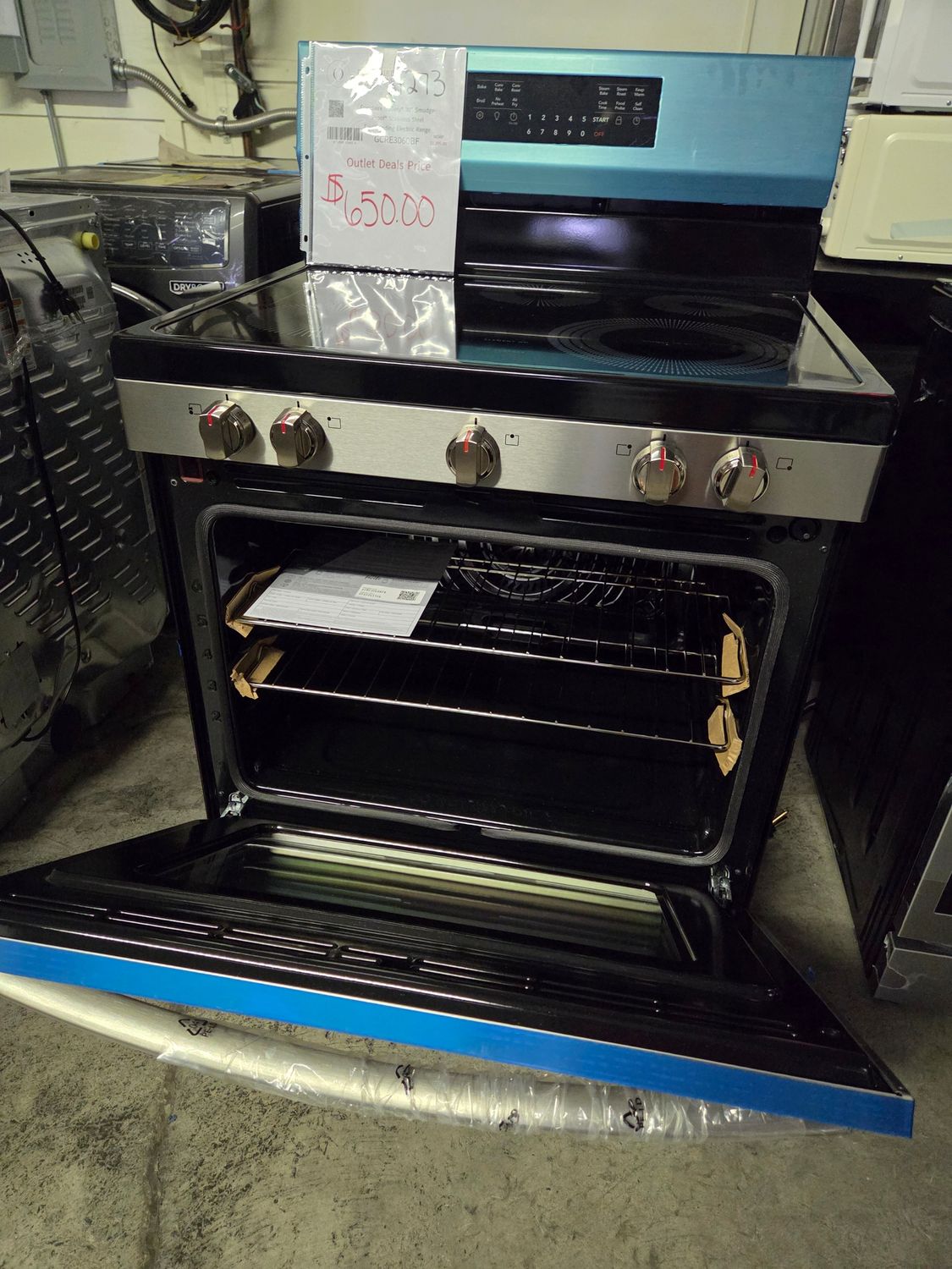 1273 GCRE3060BF Frigidaire Gallery 30&quot; Electric Range with No Preheat + Air Fry