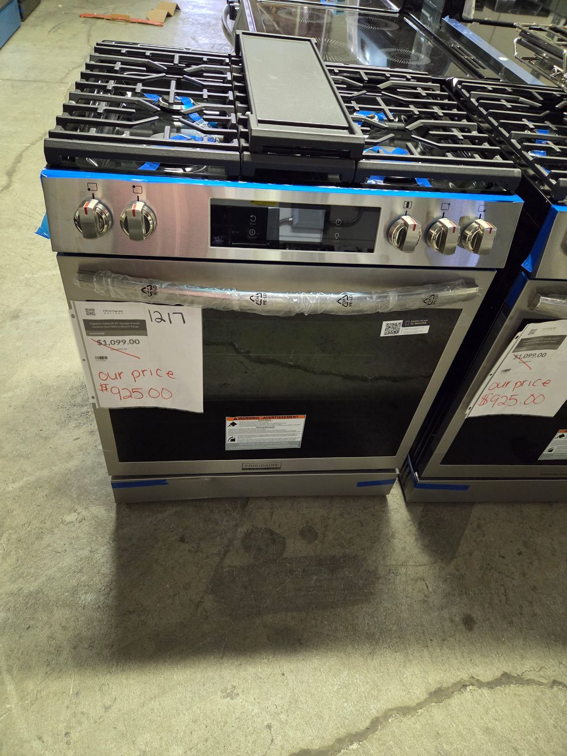 1217 GCFG3060BF Frigidaire Gallery® 30&quot; Smudge-Proof® Stainless Steel Slide In Gas Range