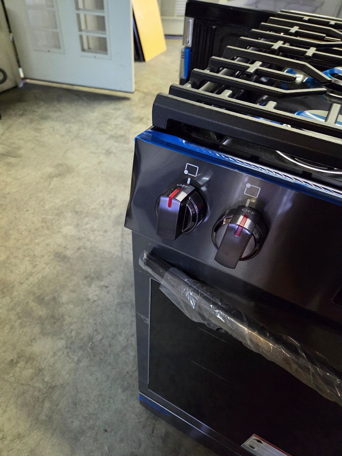 1272 GCFG3060BD Frigidaire Gallery 30&quot; Gas Range with 15+ Ways To Cook