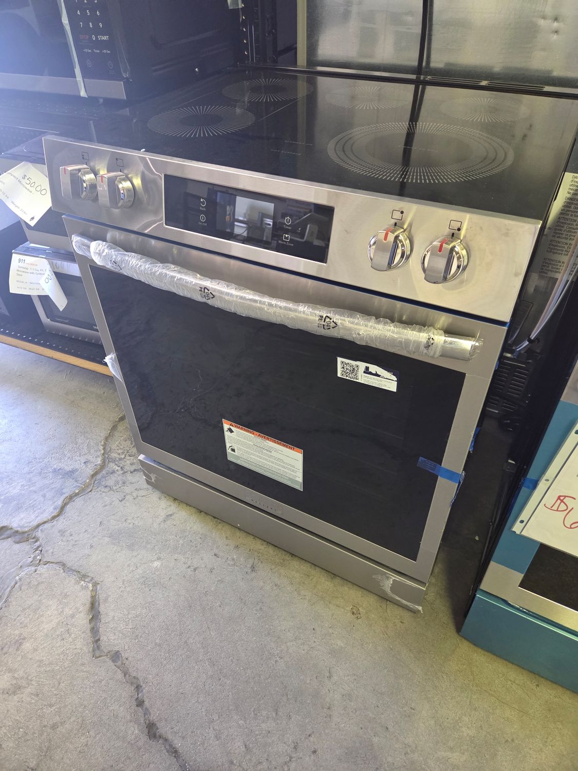 1271 GCFE3060BF Frigidaire Gallery 30&quot; Electric Range with 15+ Ways To Cook