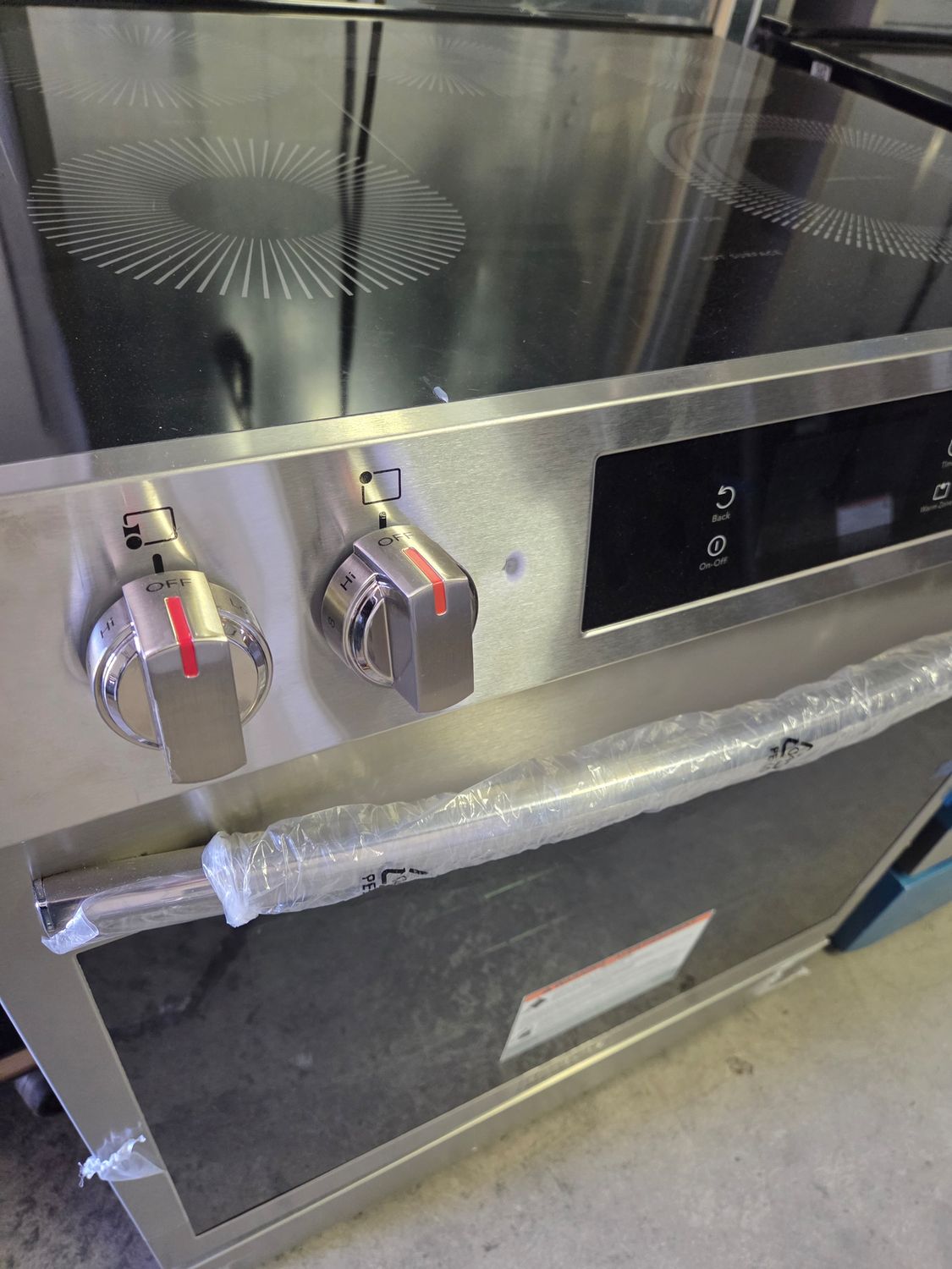 1271 GCFE3060BF Frigidaire Gallery 30&quot; Electric Range with 15+ Ways To Cook