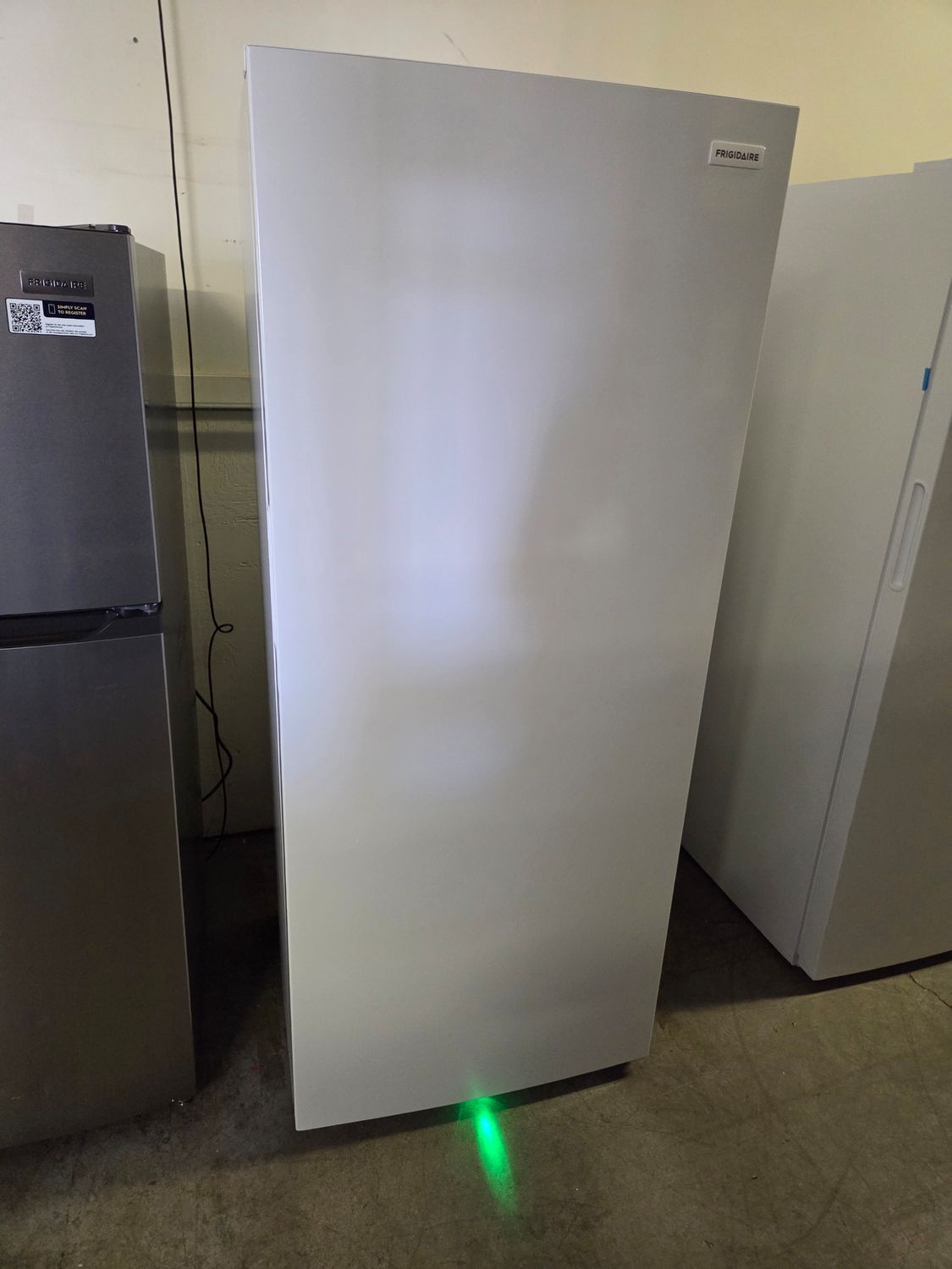 1245 FFFU13F2VW Frigidaire 13 Cu. Ft. Garage Ready Upright Freezer