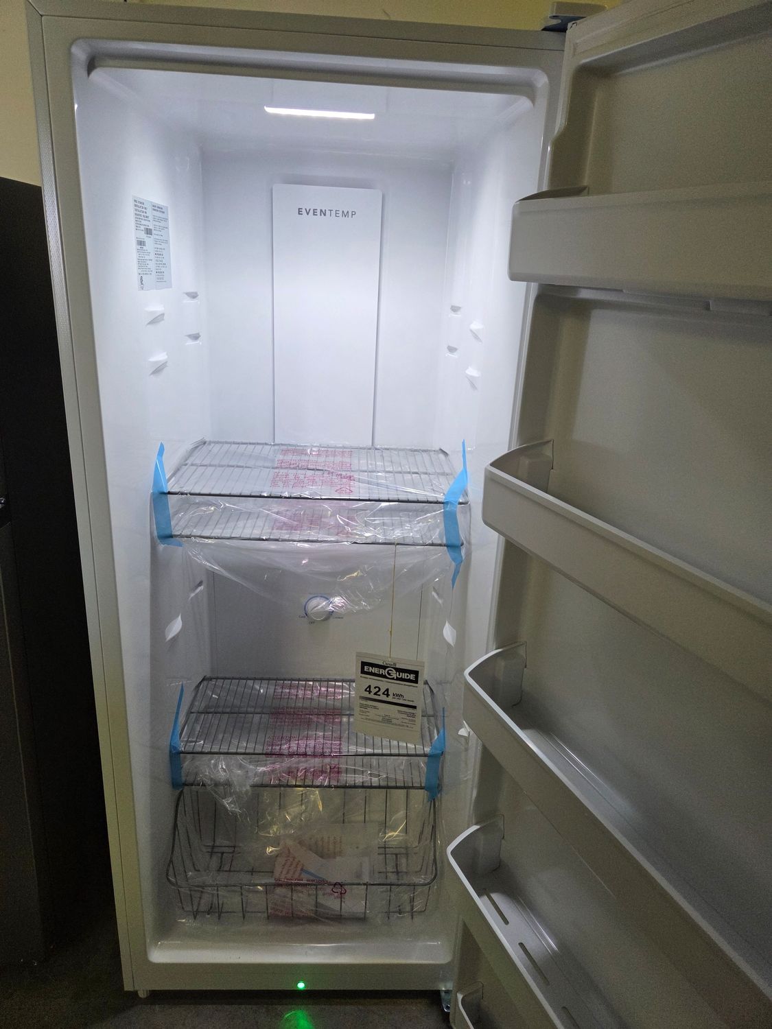 1245 FFFU13F2VW Frigidaire 13 Cu. Ft. Garage Ready Upright Freezer