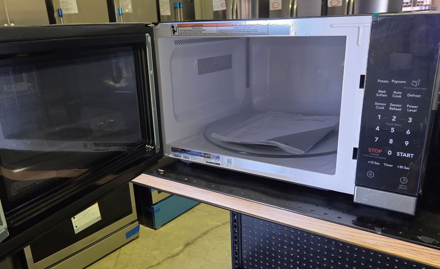 1154 GMBS3068BF Frigidaire Gallery® 2.2 Cu. Ft. Stainless Steel Built In Microwave