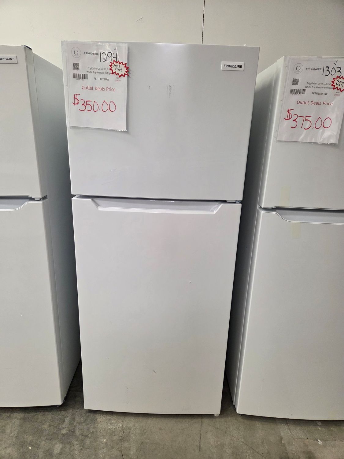 1294 FFHT1822UW Frigidaire® 28 in. 17.6 Cu. Ft. White Top Freezer Refrigerator