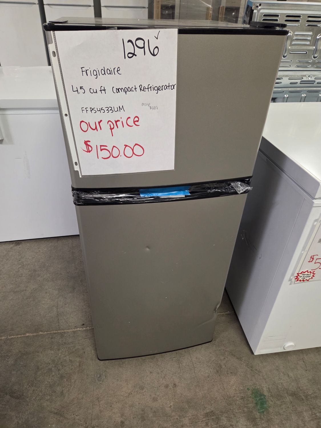 1296 FFPS4533UM Frigidaire 4.5 cu ft Compact Refrigerator