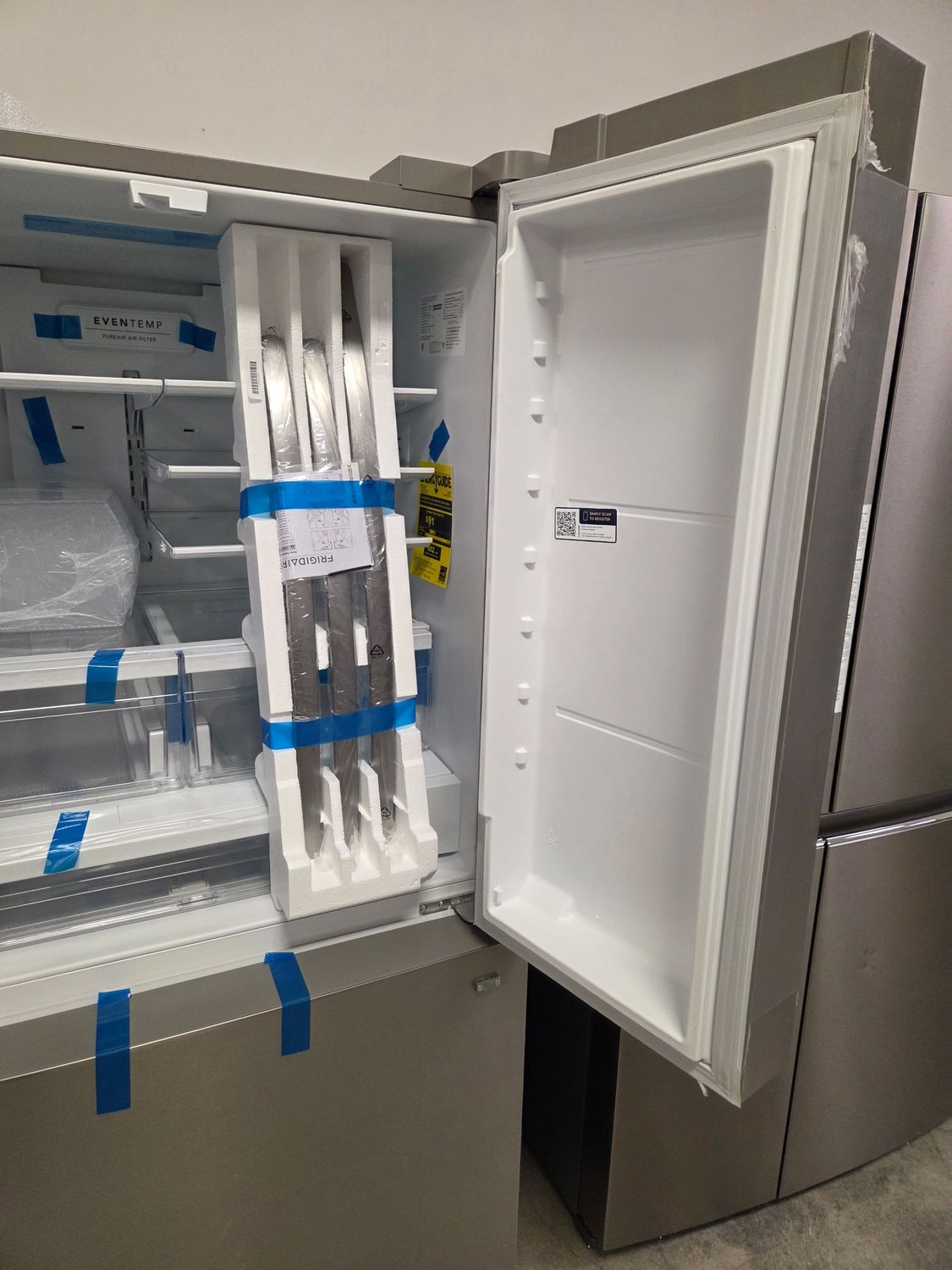 1311 FRFN2813AF Frigidaire® 36 in. 28.8 Cu. Ft Smudge-Proof® Stainless Steel French Door Refrigerator