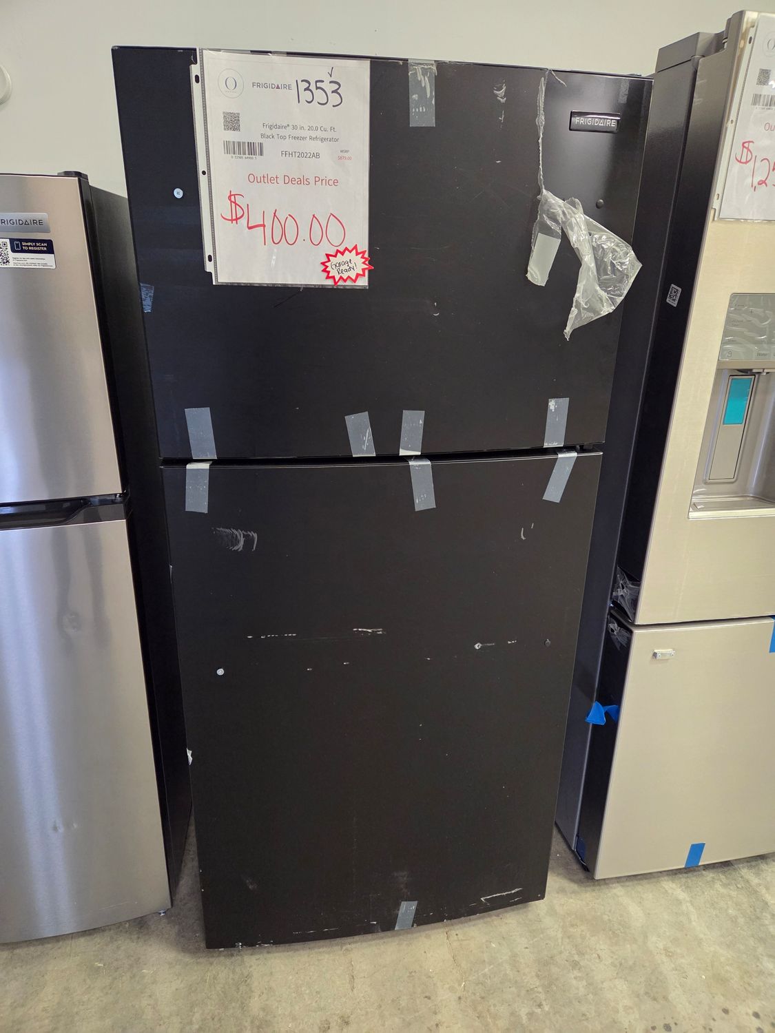 1353 FFHT2022AB Frigidaire® 30 in. 20.0 Cu. Ft. Black Top Freezer Refrigerator