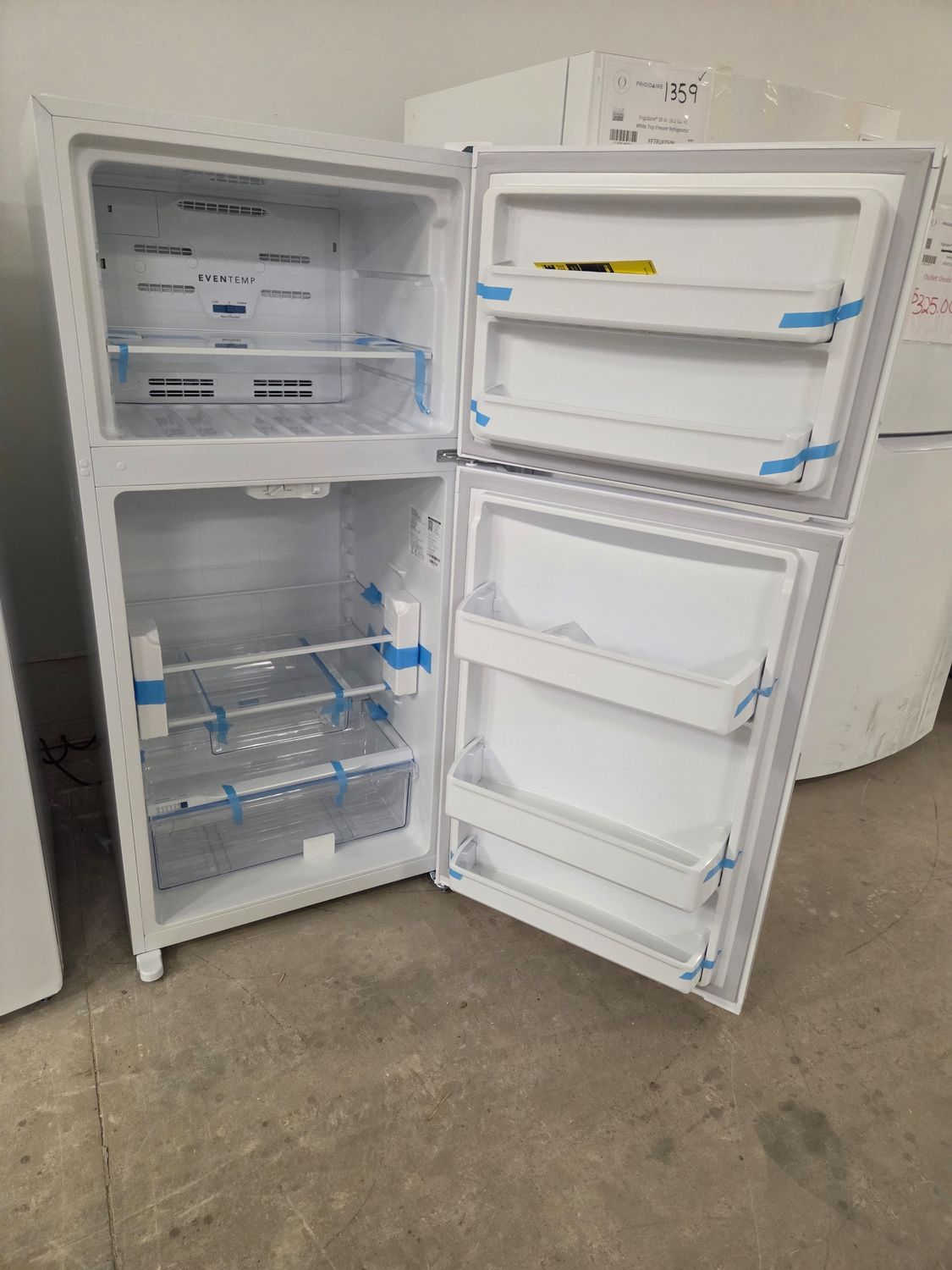 1356 FFTR1425VW Frigidaire® 28 in. 13.9 Cu. Ft. White Top Freezer Refrigerator