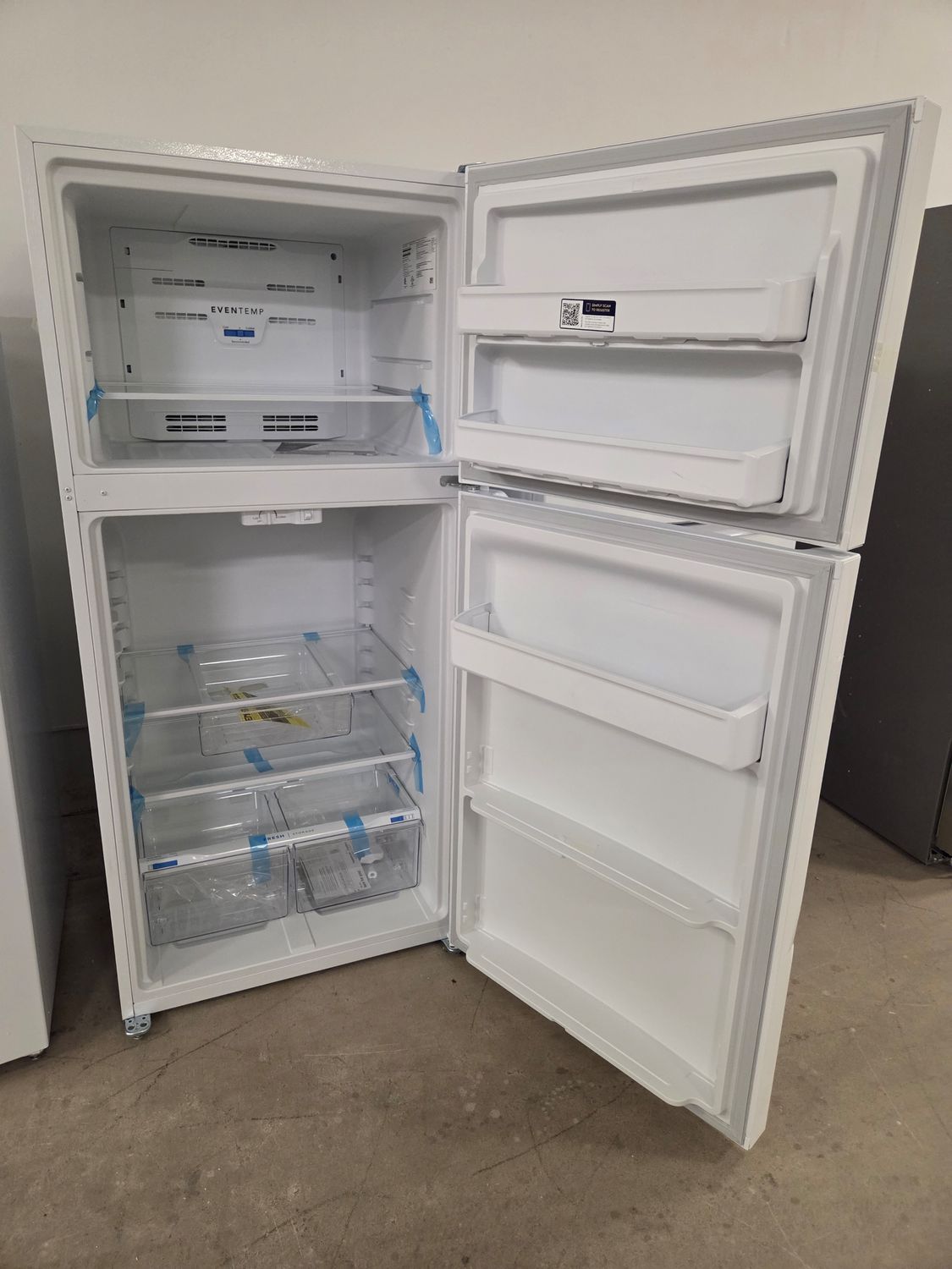 1359 FFTR1835VW Frigidaire® 30 in. 18.3 Cu. Ft. White Top Freezer Refrigerator