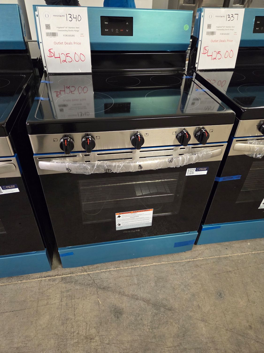 1340 FCRE3052BS Frigidaire® 30&quot; Stainless Steel Freestanding Electric Range