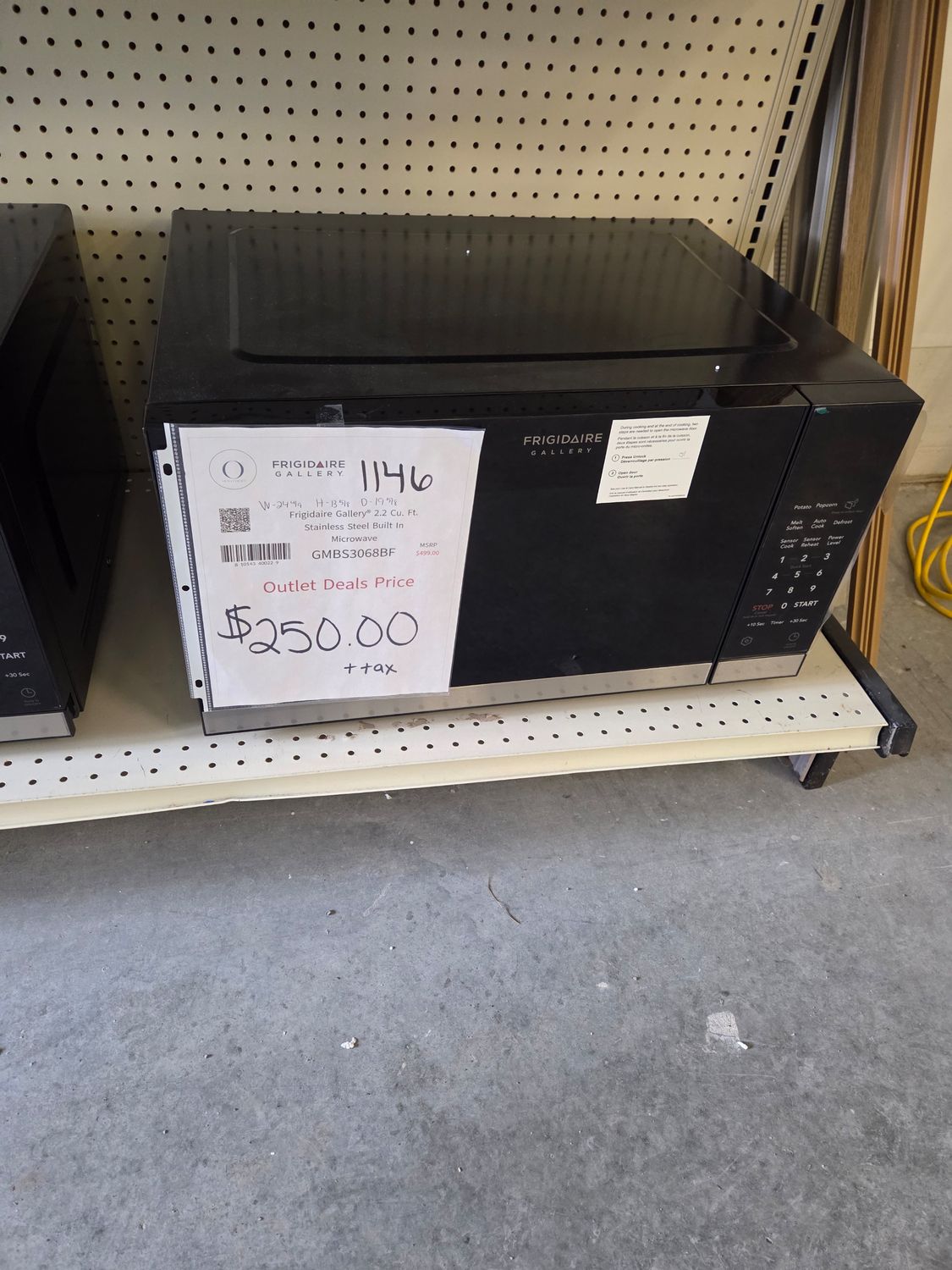 1146 GMBS3068BF Frigidaire Gallery® 2.2 Cu. Ft. Stainless Steel Built In Microwave