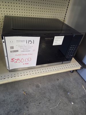 1151 GMBS3068BF Frigidaire Gallery® 2.2 Cu. Ft. Stainless Steel Built In Microwave