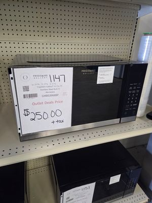 1147 GMBS3068BF Frigidaire Gallery® 2.2 Cu. Ft. Stainless Steel Built In Microwave