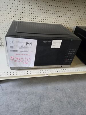 1148 GMBS3068BF Frigidaire Gallery® 2.2 Cu. Ft. Stainless Steel Built In Microwave