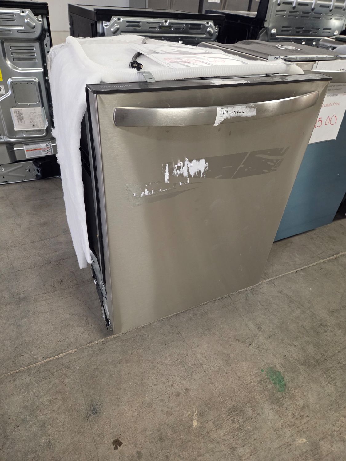 1345  FDPH4316AS Frigidaire 24" Stainless Steel Top Control Built In Dishwasher