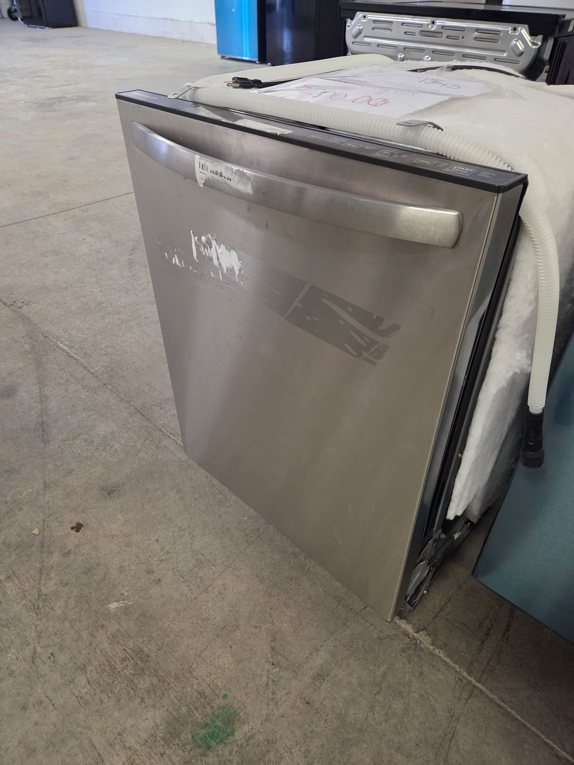 1345  FDPH4316AS Frigidaire 24" Stainless Steel Top Control Built In Dishwasher