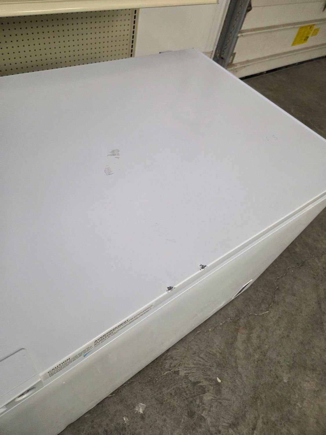 1395-0595 FFCL2542AW Frigidaire® 24.8 Cu. Ft. White Chest Freezer
